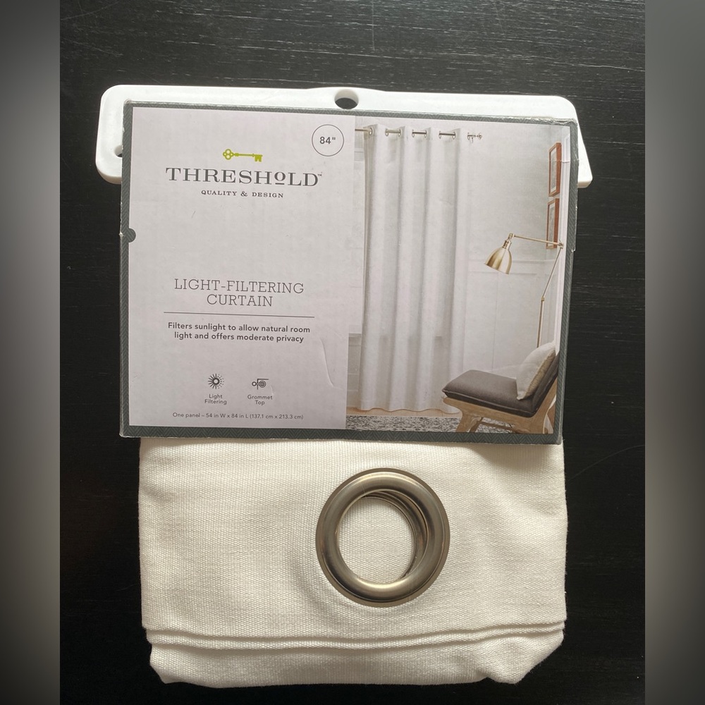 THERESHōLD LIGHT-FILTERING CURTAIN‎